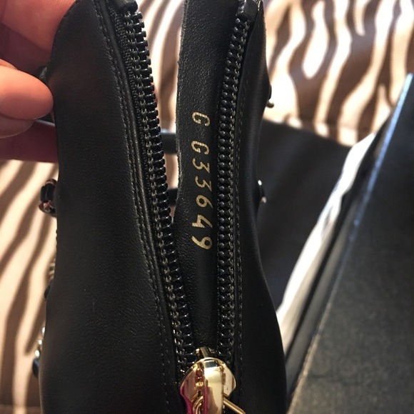 CHANEL luxury women’s gold embroidered shoes 37.5 - Picture 8 of 9